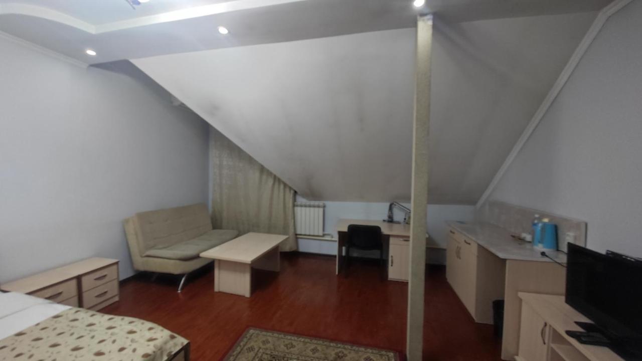Bishkek Villa Hotel Екстериор снимка