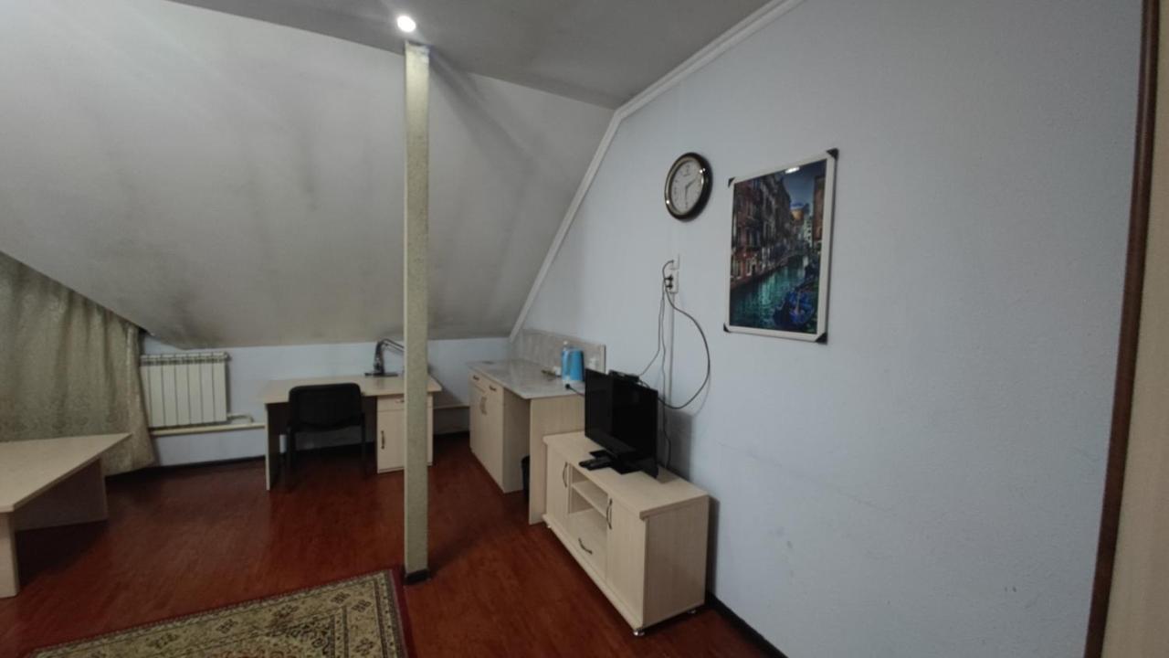 Bishkek Villa Hotel Екстериор снимка