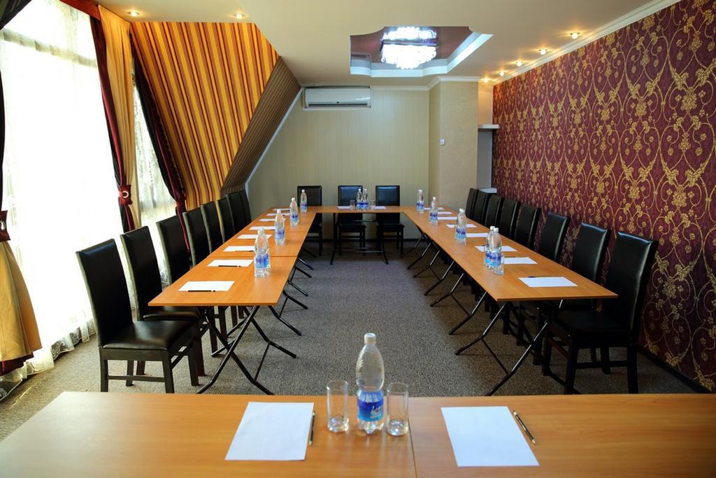 Bishkek Villa Hotel Екстериор снимка