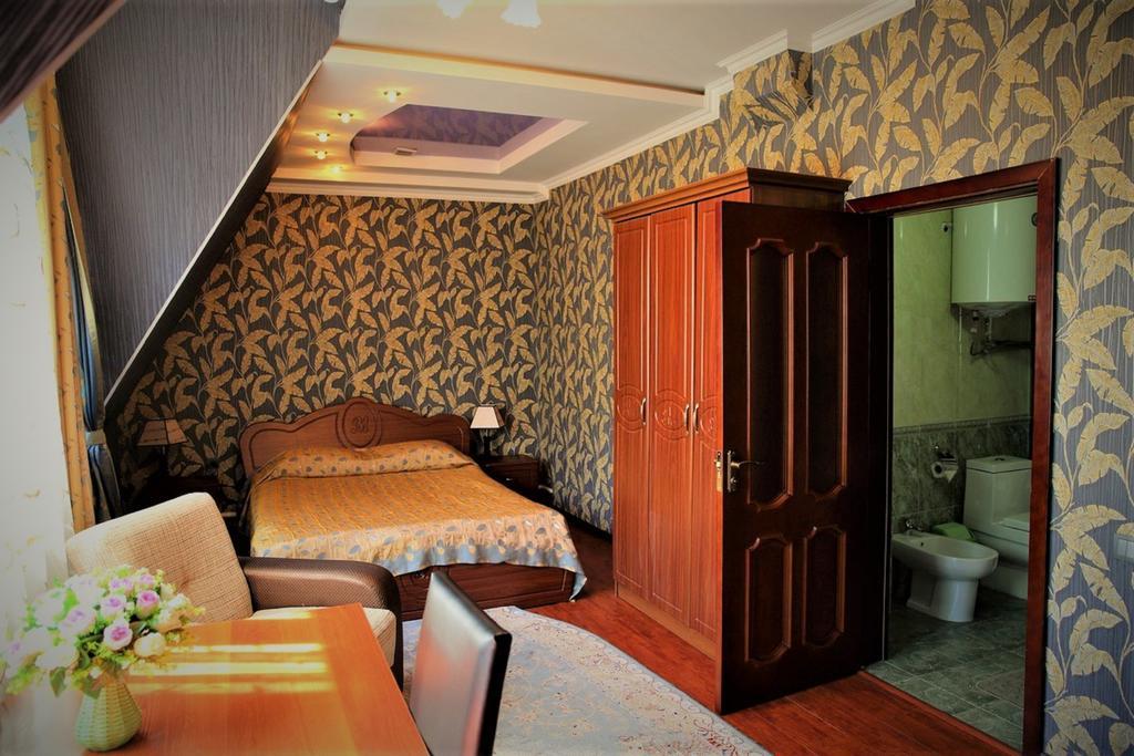 Bishkek Villa Hotel Екстериор снимка